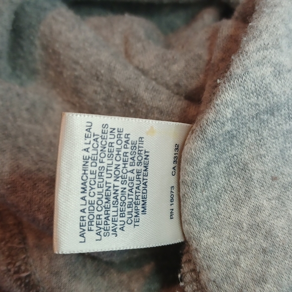 Tommy Hilfiger sleepwear top grey (gray) size s/p fuzzy and warm short sleeves - Picture 8 of 8